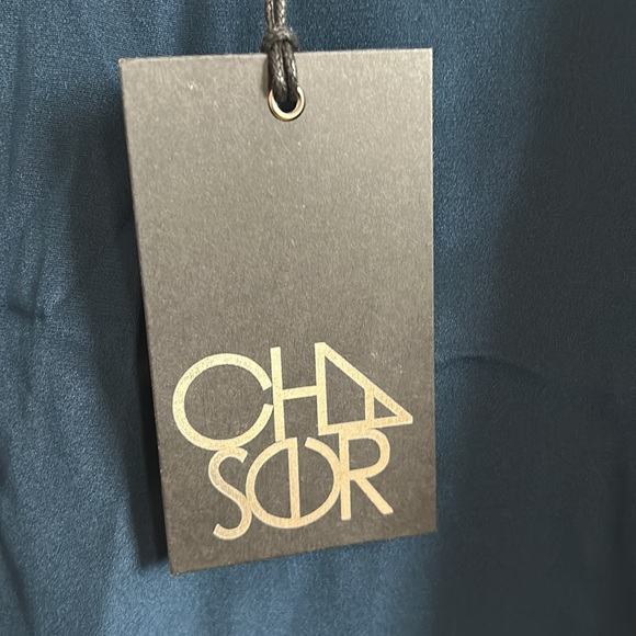 NWT, Chaser, Women’s, Scoop neck, tulip back silk tank in “canopy“ - Picture 3 of 6